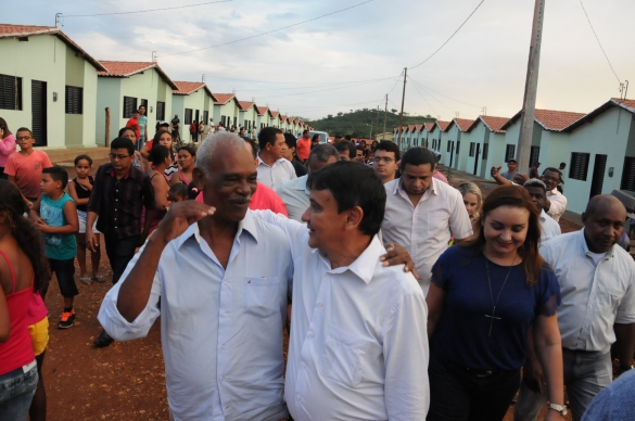   												Governador entrega casas em Cajazeiras						 (Foto:Paulo Barros)					