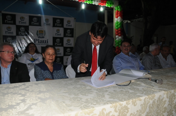   												O governador anunciou que enviar  Assembleia Legislativa um projeto de lei prevendo dispensa de multas e juros para muturios inadimplentes.						 (Foto:Paulo Barros)					