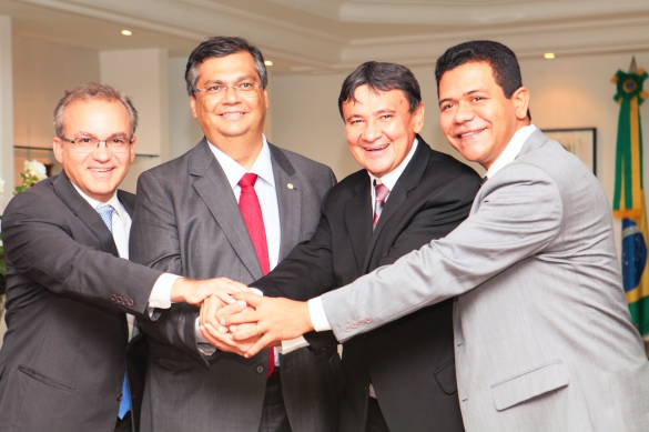   												A reunio entre Wellington e Dino contou com a presena dos prefeitos de Teresina, Firmino Filho, e de Timon, Luciano Leitoa						 (Foto:Jorge Henrique Bastos)					