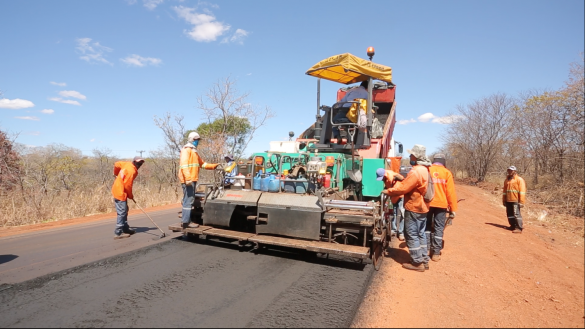   												Governo investe na pavimentao e recuperao de estradas em todo o Piau.						 (Foto:Arquivo CCom)					