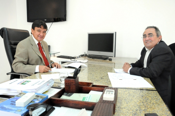   												Audincia com o diretor-presidente da Fapepi, Francisco Guedes						 (Foto:Marcelo Cardoso)					