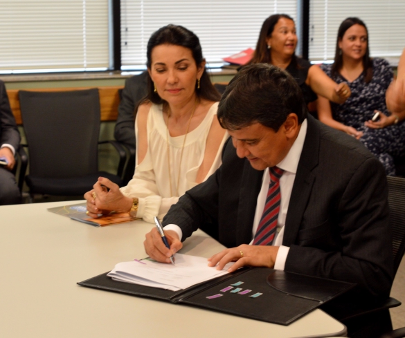  												Assinatura contrato com o Banco Mundial						 (Foto:Doroty Amaral)					