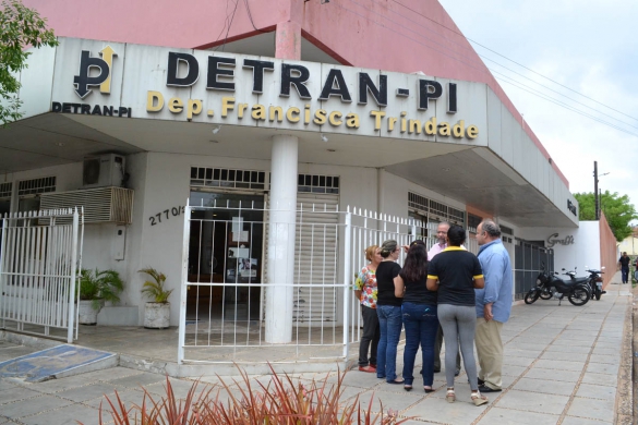   												Diretor visita postos do Detran						 (Foto:Ascom Detran)					