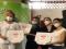 Funcionrios de hospital de campanha em Teresina so presenteados com pizzas.